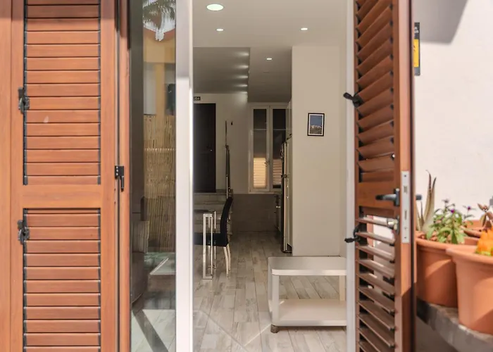 Renovated In Americas Sea Coast Villa *