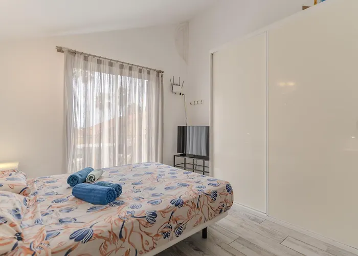 Villa Renovated In Americas Sea Coast *