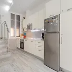 Willa Renovated In Americas Sea Coast *