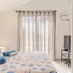 Renovated In Americas Sea Coast Willa