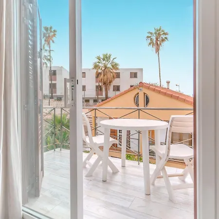 Renovated In Americas Sea Coast Willa Playa de las Americas (Tenerife)