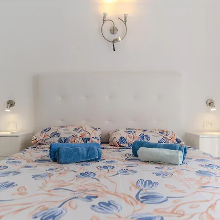 Villa Renovated In Americas Sea Coast