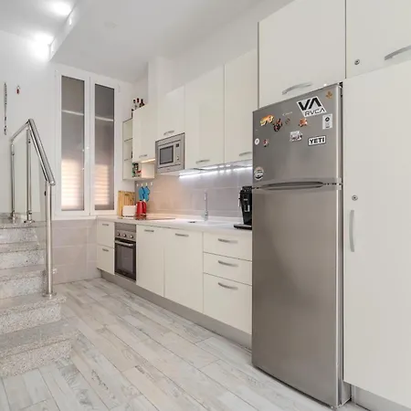 Villa Renovated In Americas Sea Coast *