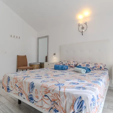Villa Renovated In Americas Sea Coast *